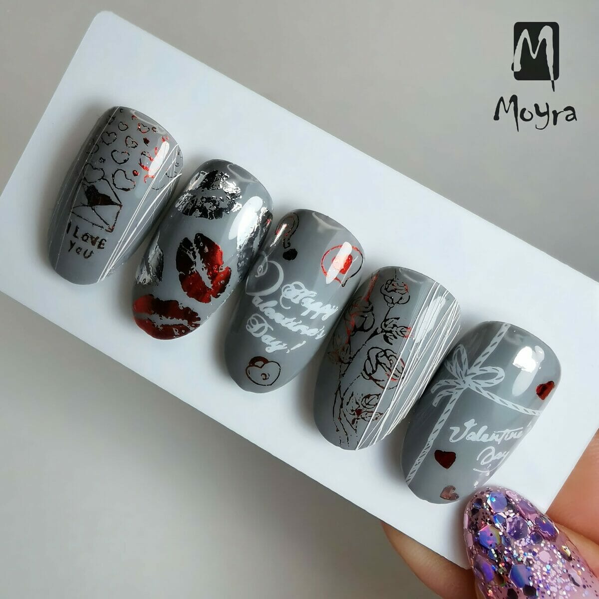 Nail Art con Foil Moyra