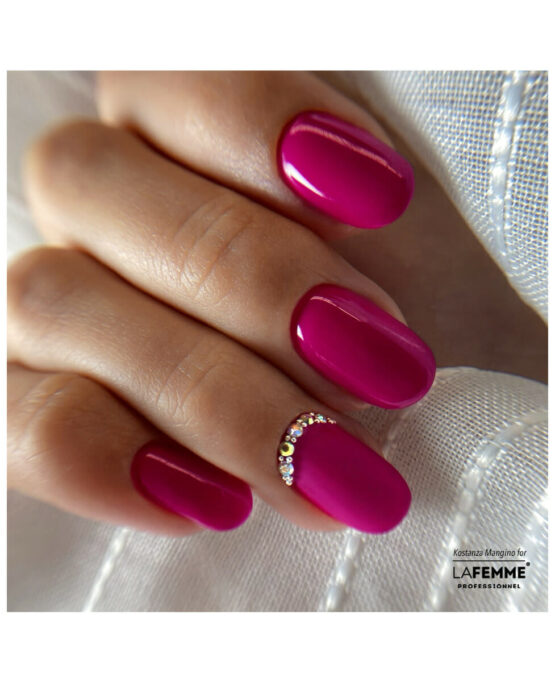 Viva Magenta Colore pantone 2023 Smalto Semipermanente La Femme Magenta - H316 Most Important