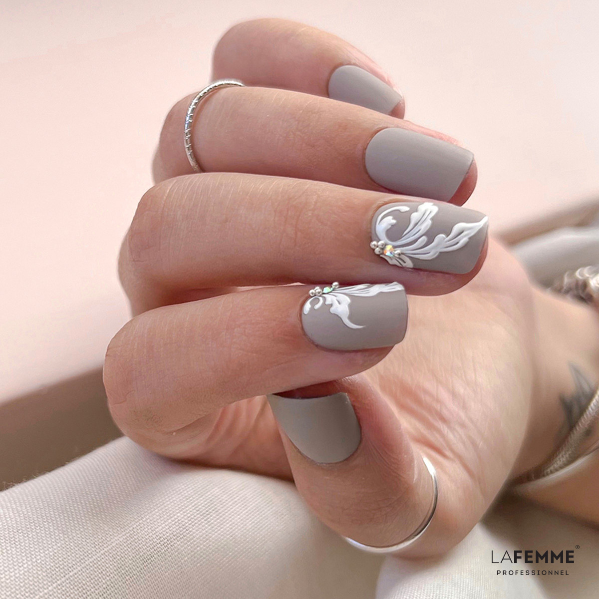 smalto semipermanente h087 beige nude wedding sposa armocromia chic manicure
