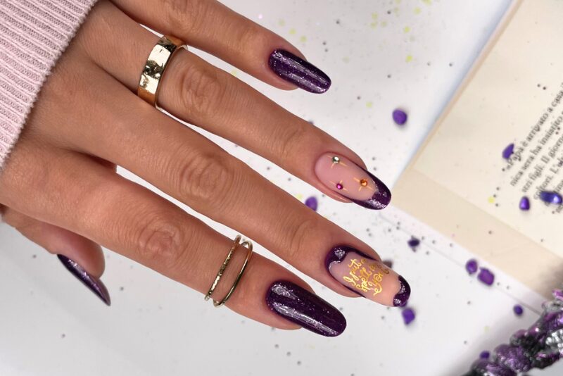 Nail Art Fantasy: Crea Unghie Magiche con H388 Magic Dust, il Semipermanente Viola Glitter