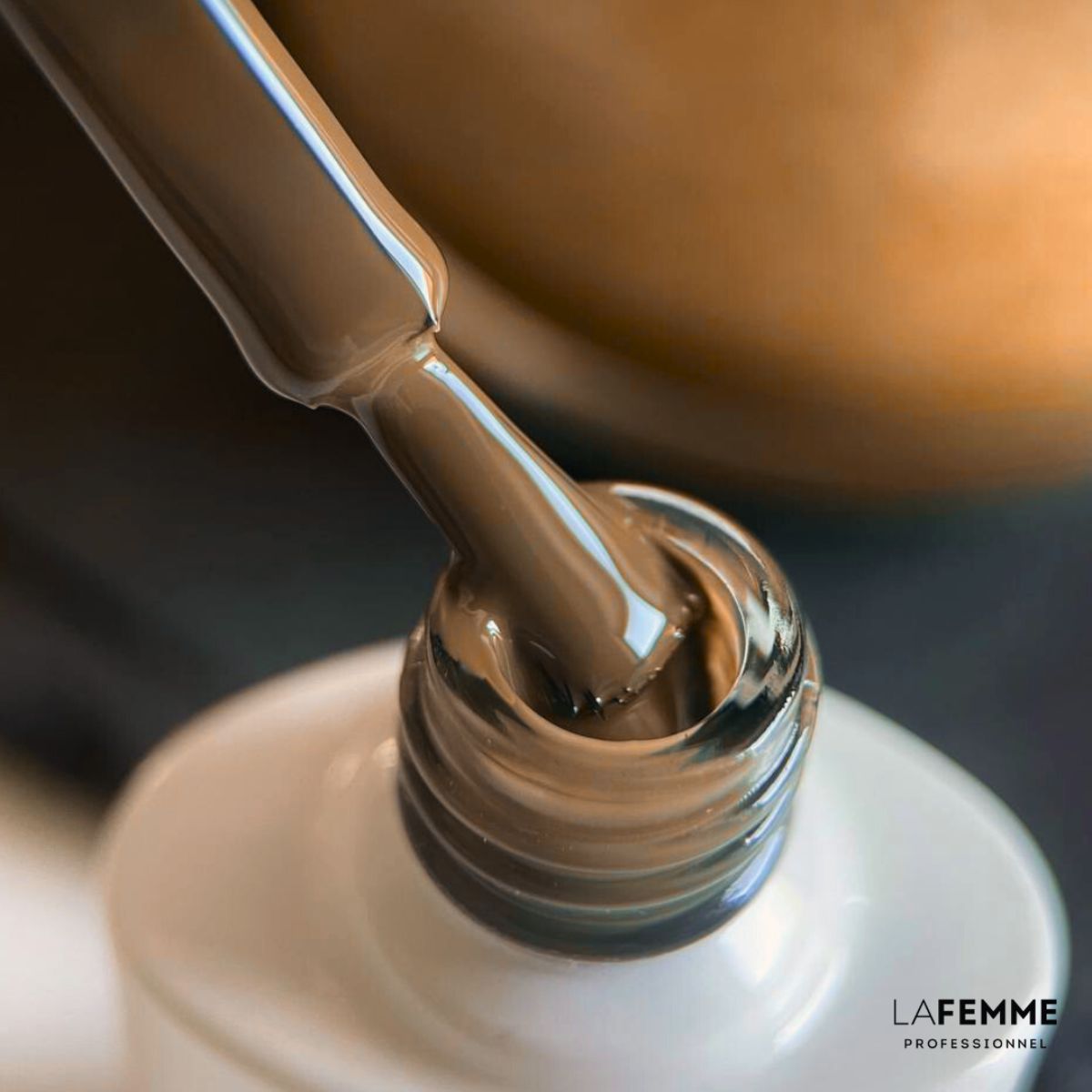 Colore Pantone 2025 Smalto Semipermanente choccolate mousse H358 Elegant