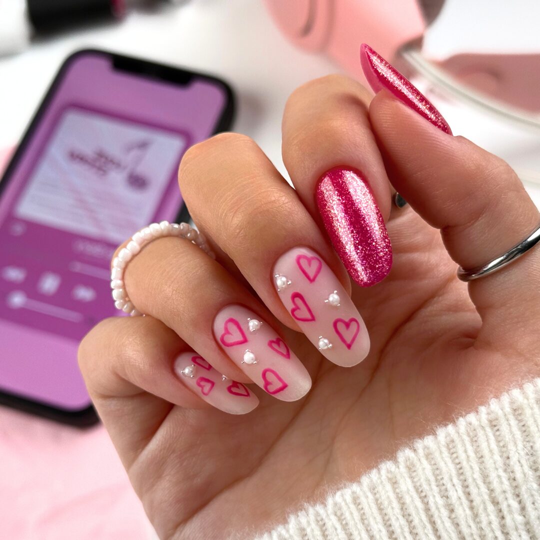 Nail Art Cuori San Valentino 2025