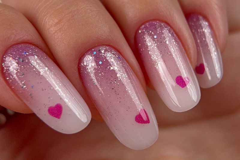 Unghie di San Valentino: dillo con una manicure!
